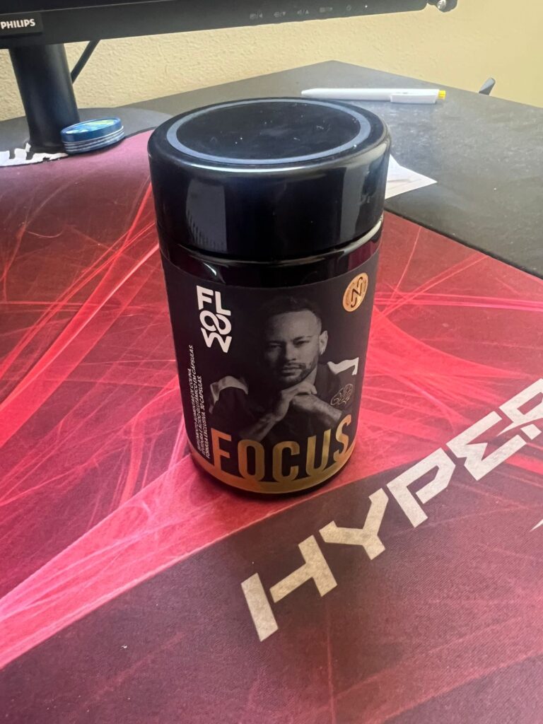 Marcelo 'ChipHero' segurando Focus Floow